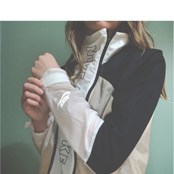 Nike Air Windbreaker Lightweight Jacket, Size Small, Multicolor - Picture 5 of 12